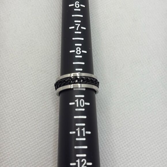 NWOT Size 9 Stainless Steel fidget spinner band with chain - Picture 3 of 3